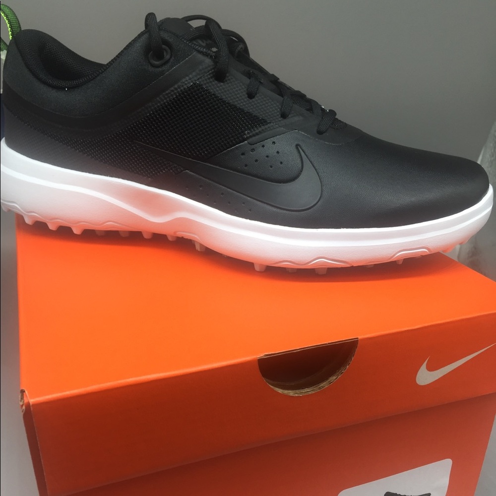 Nike Akamai Golf Shoes *NEW*